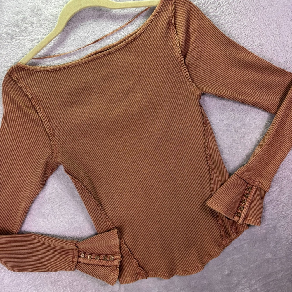 NWT We The Free Women Top M Cedarwood Brown Ribbed Button Flare Sleeve Layering